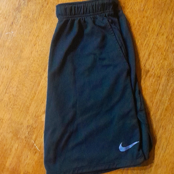 Nike basketball shorts - Picture 1 of 4